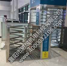 關(guān)嶺站矩形半高護欄組合